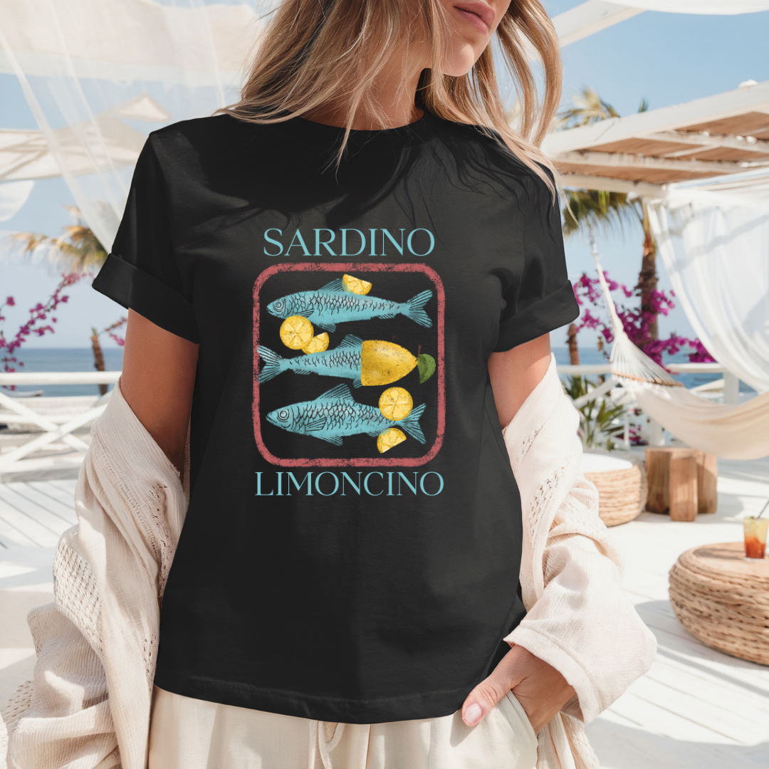 Camiseta casual de corte holgado con cuello redondo, manga corta, 100% Algodón, con gráfico de Sardino. Perfecta para el estilo diario.