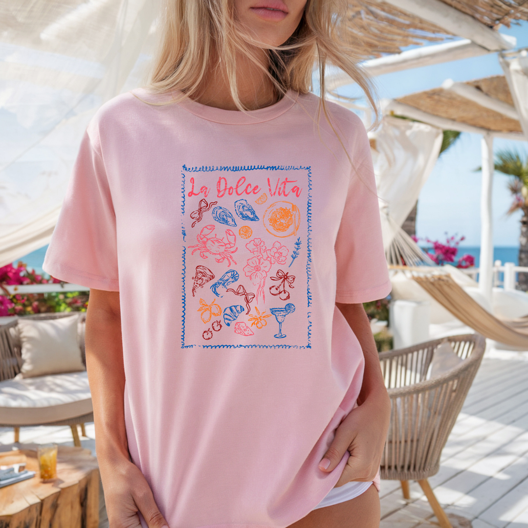Camiseta casual de corte holgado con cuello redondo, manga corta, 100% Algodón, con gráfico de Dolce Vita. Perfecta para el estilo diario.